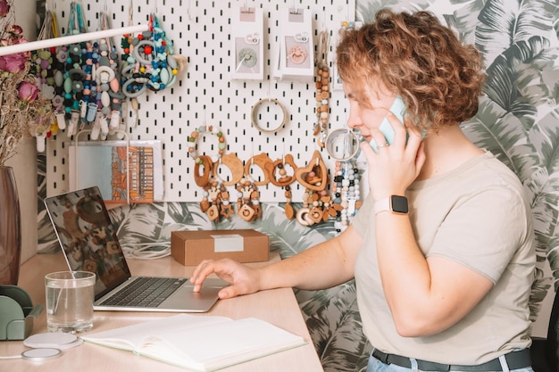 customer contacting craft studio